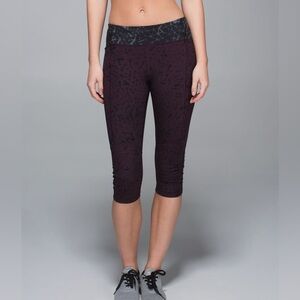 Lululemon Stash It Crop Full On Luxtreme Star crushed black cherry 8